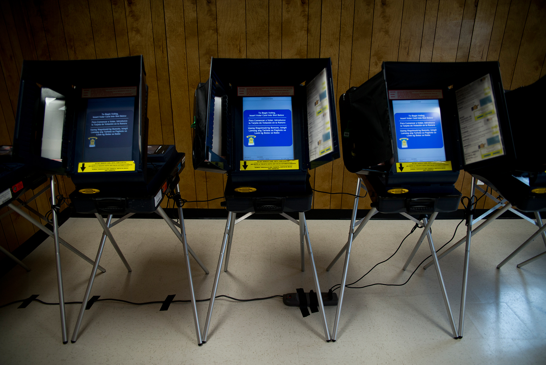 Voting is done electronically throughout Nevada. Two weeks of early voting are offered before primary and general elections. (Roman Knertser/News21)